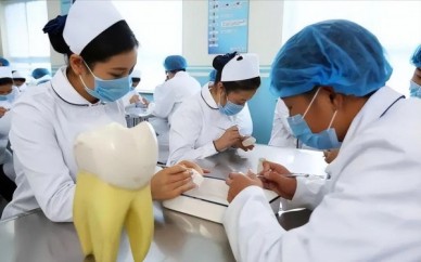 2025年口腔医学招生在